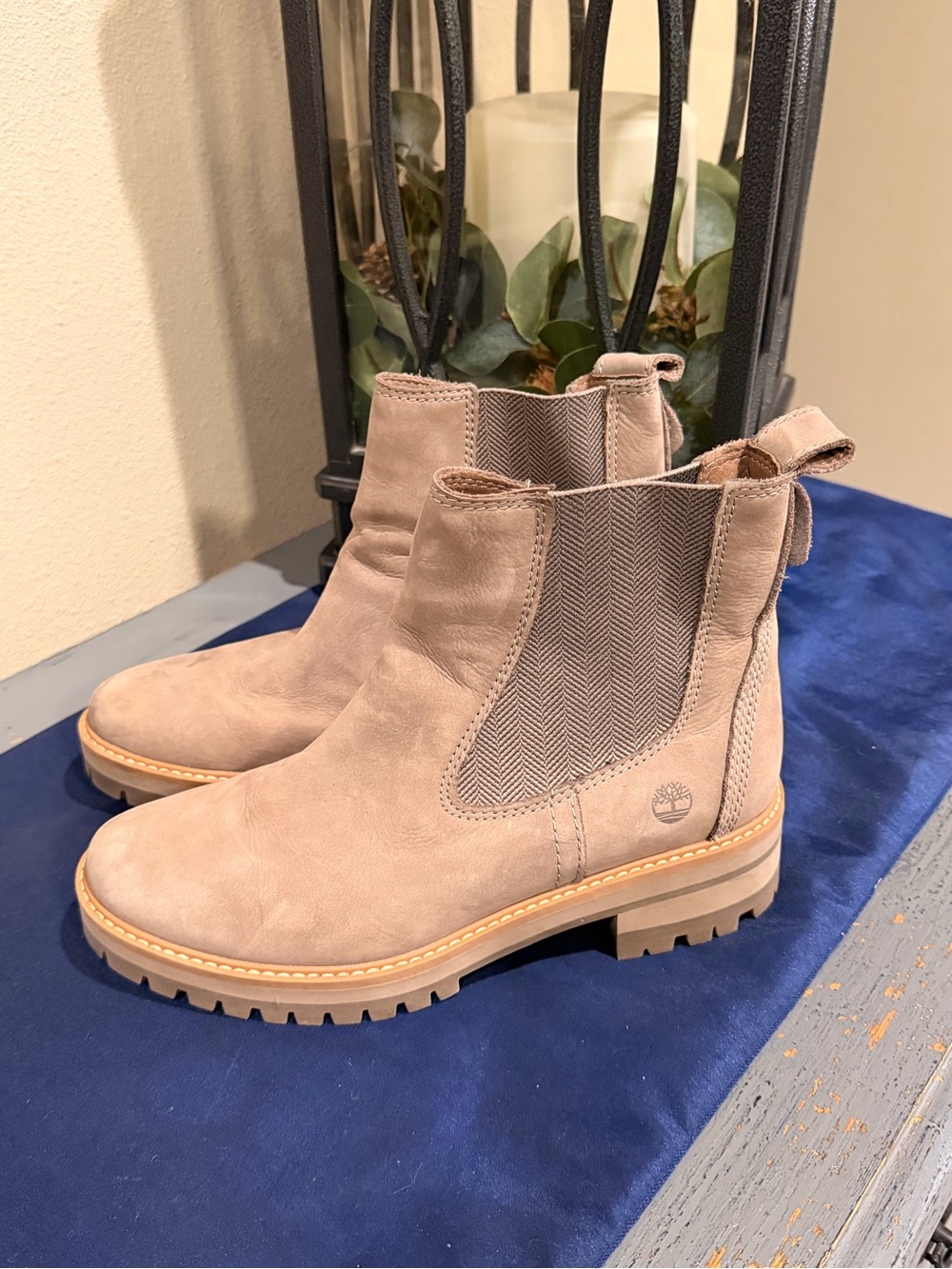 Timberland Women’s Taupe Suede Chelsea Lug Boots